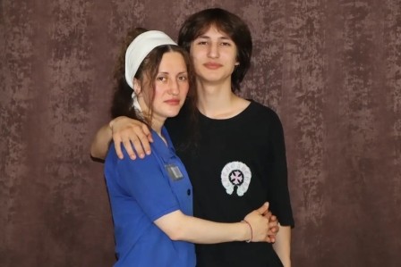 н