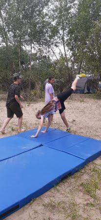 Й