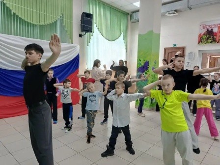 н
