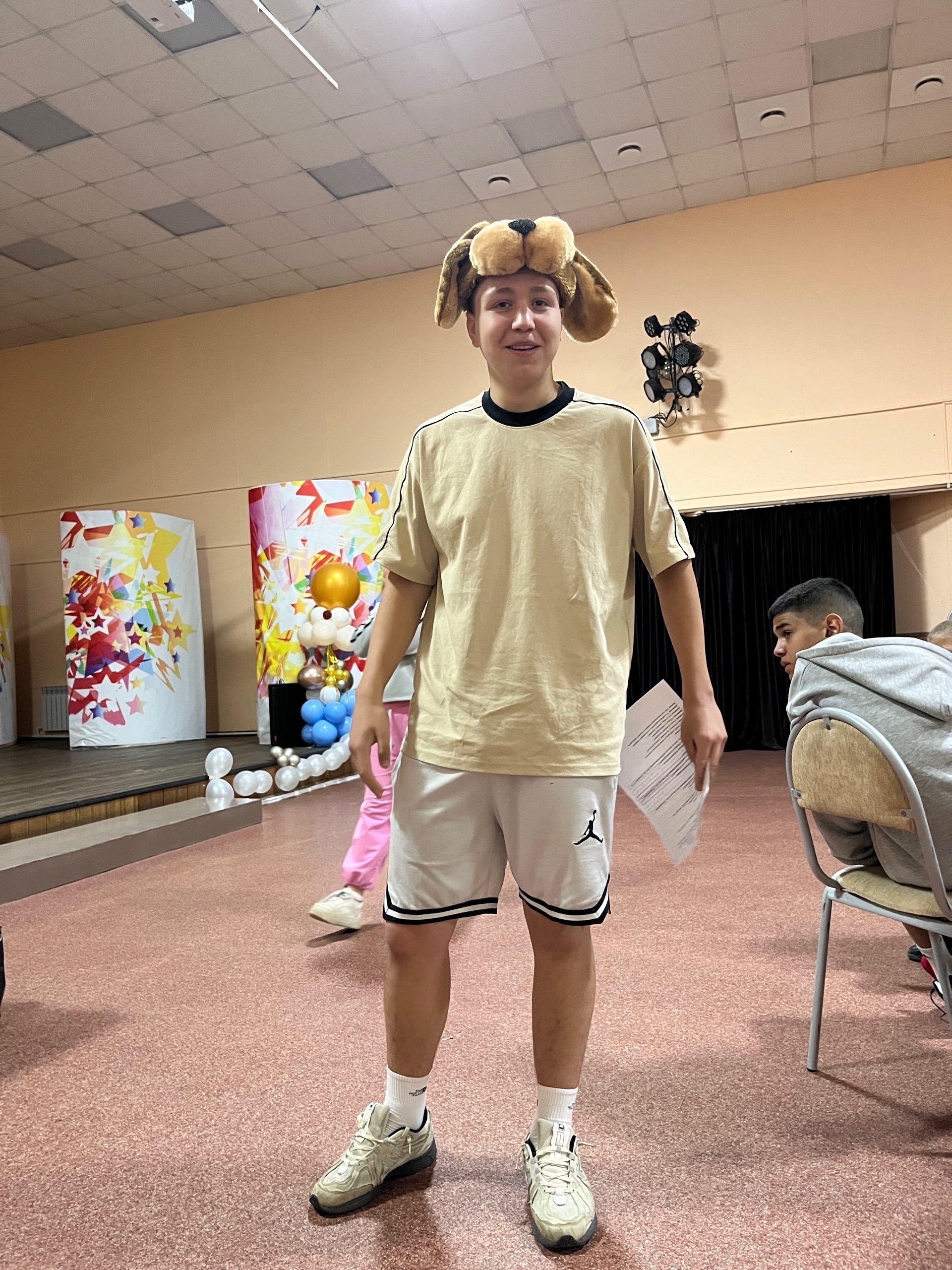 н
