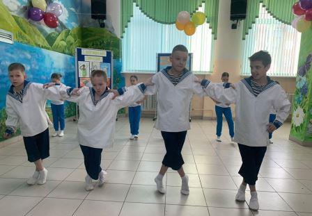 й